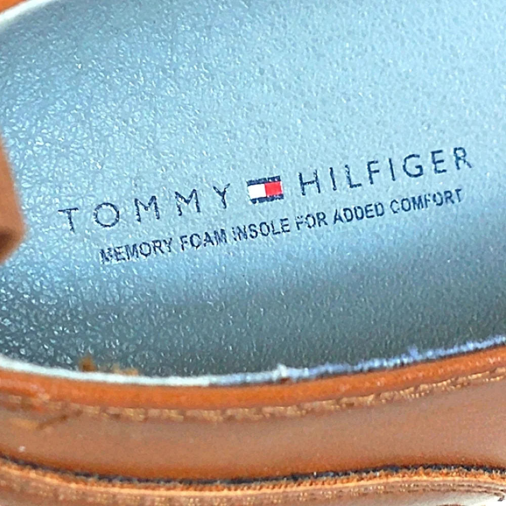 New w/Box Tommy Hilfiger Kozal Vegan Leather Burnished Med Brown Slip-On Loafers